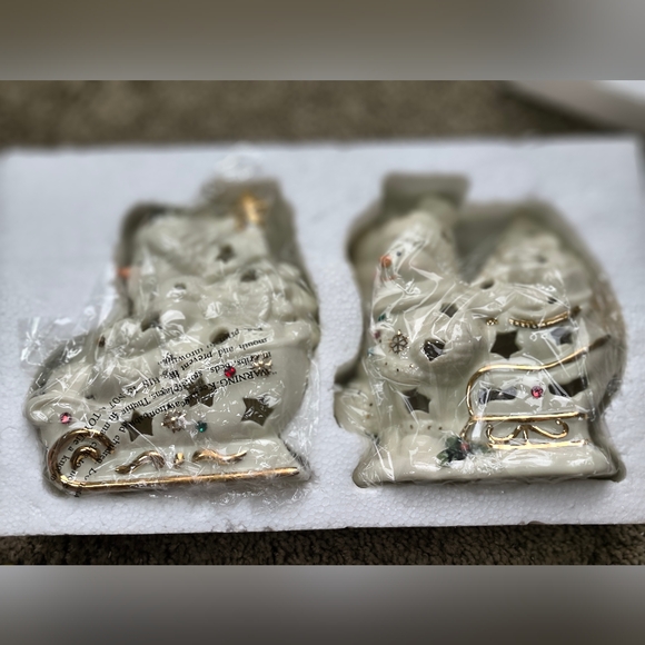 Holiday Home Accents Set of Two Snow Kids Tealight Candle Ceramic - Picture 5 of 16